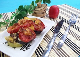Запіканка на сковороді рецепт з баклажанів, помідорів, ковбаси та сиру