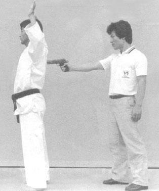 Protecție de arme de foc - pistol-leu - club de copii de taekwondo