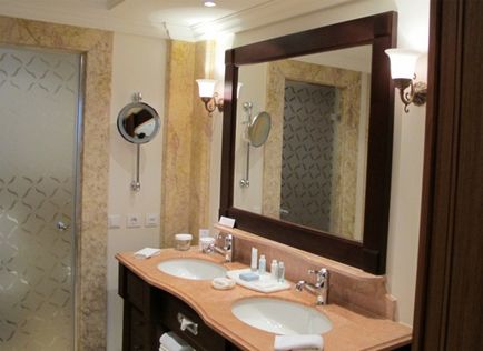 Дзеркало з підсвічуванням для дизайну ванної кімнати фото