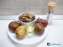 Cartofi prăjiți cu ciuperci - rețetă cu o fotografie