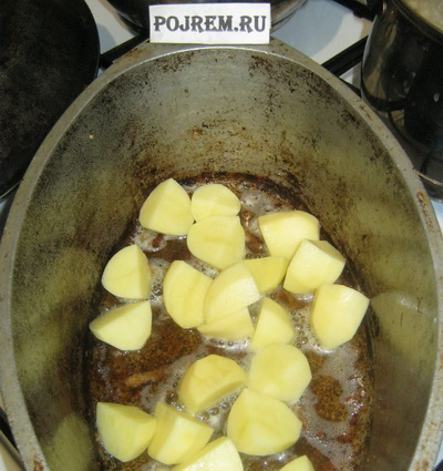 Sült csirke burgonyával - lépésről lépésre recept, hogyan kell főzni fotókkal