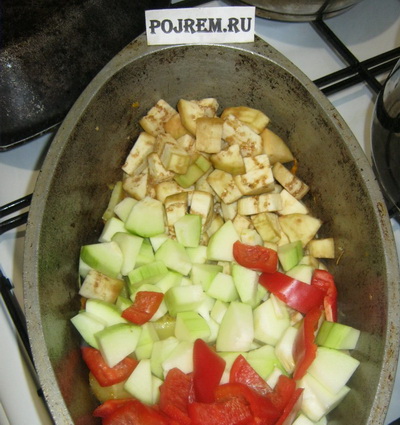 Sült csirke burgonyával - lépésről lépésre recept, hogyan kell főzni fotókkal