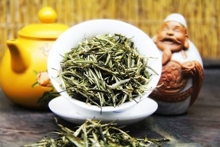 Sárga tea június Shan Yin Zhen sörfőzés, haszon és kár, vélemények