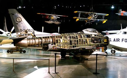 10 muzee de aviație, care trebuie să viziteze un adevărat iubitor de cer