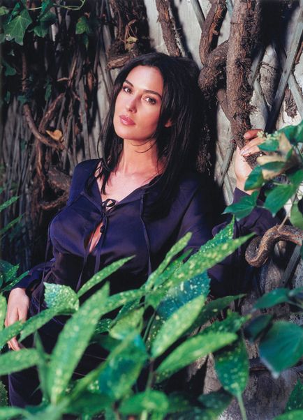 60 de fotografii de înaltă calitate de la fotografiile lui Monica Bellucci în tinerețe