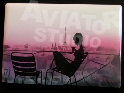 Aerografia pe laptopuri, desen pe aerograf, branding de subiecte corporatiste