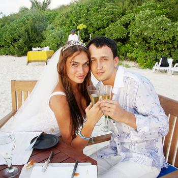 Alain Vodonaeva titokban feleségül