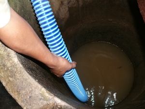Tisztítása kutak az országban a saját kezét, segítségével sár szivattyú, fertőtlenítő kutak