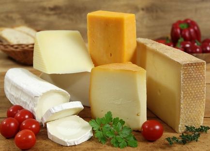 Дієтологи назвали види сирів, безпечних для фігури, просто є