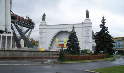 Головний павільйон на ввц