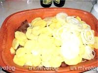 Яловичина з картоплею в пиві