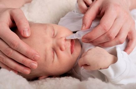 Az anyatej a nátha csecsemők lehetséges csöpög a baba orra