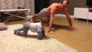 Cum să-i înveți pe un copil cum să facă push-up - hoppediz
