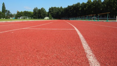 Яке вибрати покриття для бігових доріжок стадіону бігова доріжка на стадіону, довжина бігових