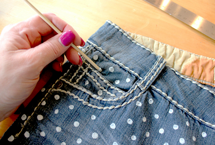 Як зробити горошки на джинсах своїми руками, модні джинси в горошках саморобка