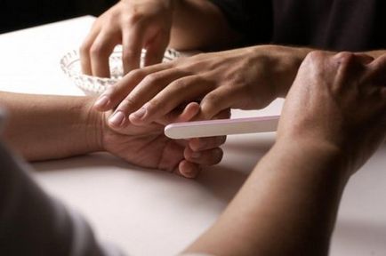 Як зробити нігті міцніше за допомогою підручних засобів, красиві нігті - додаток твого образу