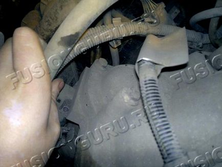 Cum să eliminați un starter pe o fuziune Ford câte bolțuri de montare și unde sunt localizate (rezolvate) - 2 răspunsuri