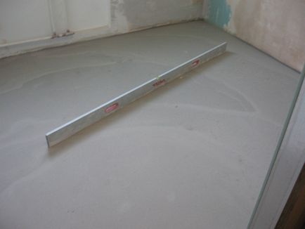 Cum să aliniați podeaua pentru un laminat