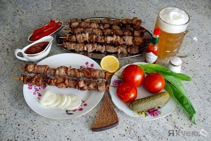 Cum sa marinati carnea pe un kebab shish in soda dulce, limonada