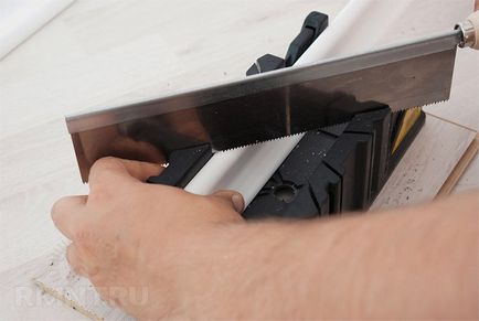 Cum să tăiați colțurile tăiate tavan și podea de podea în mod corect