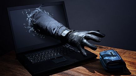 Cum să vă protejați de fraudatori pe Internet