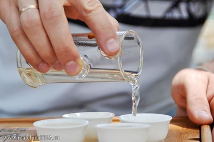 Як заварити чай в чайній колбі