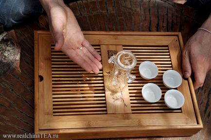 Як заварювати китайський чай в колбі