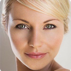 Uleiul facial camforic din riduri revizuiește în cosmetologie, întinerirea pielii