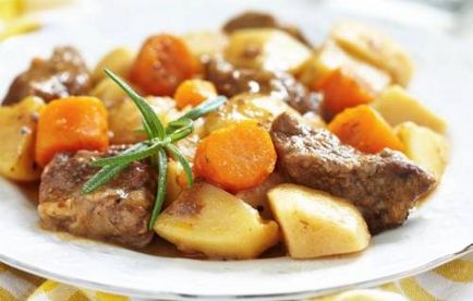 Картопля з м'ясом в каструлі - покрокові рецепти смачної їжі