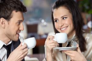 Beneficii de cafea și efecte nocive asupra sănătății, cu lapte, scorțișoară sau lamaie