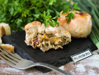 Csirke tekercs gombával és sajttal kemencében - lépésről lépésre recept, hogyan kell főzni fotókkal