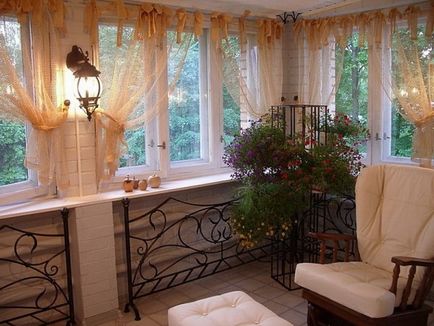 Bucătărie pe balcon sau design loggia, fotografie interioară