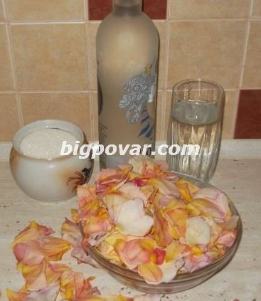 Настоянка з пелюсток троянд рецепт з фото, покрокове приготування