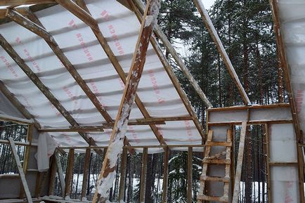 Nu lăsați iarna să zdrobească fundația și să demoleze acoperișul