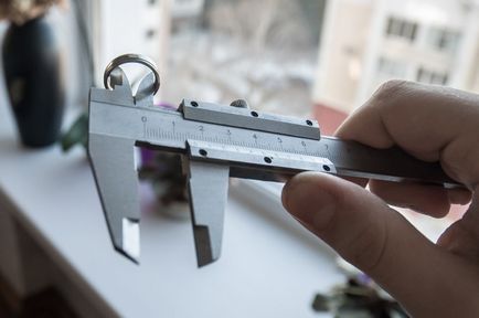 Összekapcsolódást hoz létre a titán gyűrű (gyűrűk) Összekapcsolódást hoz létre a titán gyűrű