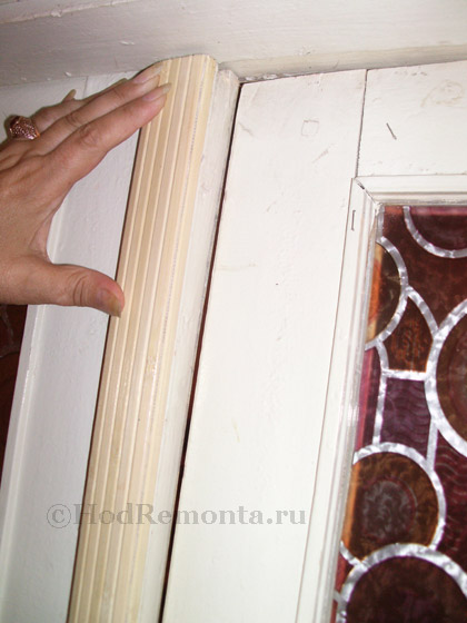 Uși de lemn din lemn cu tapet de bambus