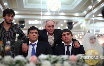 Campionul olimpic sharip sharipov legat de el însuși în căsătorie - știri în țară, site-ul oficial