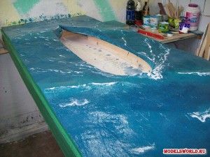 Experiență în crearea unui model de suprafață a apei pe un diarama model de navă