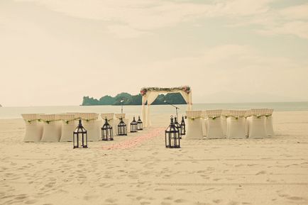 Szervezése egy esküvő a tengerparton