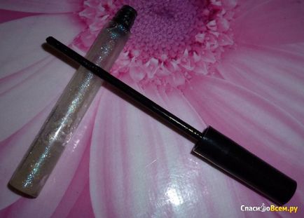 Feedback-ul despre mascara avon shimmer tips with sparkles nu a ramas cu asteptarile