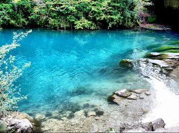 Lake Ritsa Abháziában (fotó), ahol az út a tó, a történelem egy különleges hely