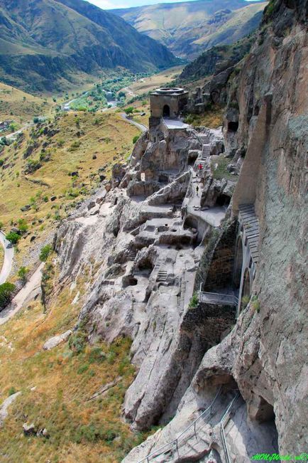 Peștera orașul Wardzia (Wardzia), un blog al romanului Mironenko