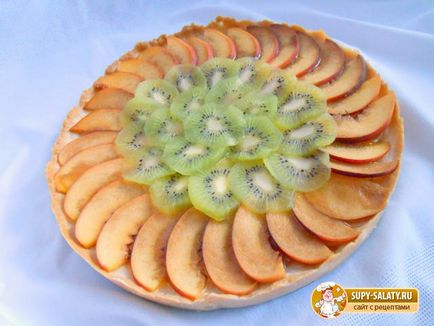 Пісочний пиріг з фруктами в желе