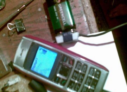 Încărcătorul de călătorie pentru un telefon de la o baterie - fă-te manual, artizanale, articole de casă