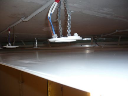 Cablare sub plafonul suspendat electrice electricieni în apartament, indiferent dacă este posibil să se stabilească cablul vvng