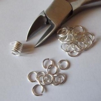 Tehnica de sârmă de creare de bijuterii pentru costume