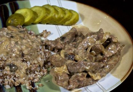 Рецепт бефстроганов з яловичини з грибами і вершками