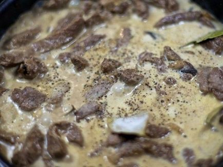 Recept Beef Stroganoff gombával és tejszínnel