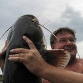 Pescuitul pe Volga în luna iunie de pescuit în Delta Volga în timpul moașei