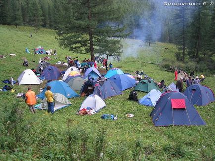 Ne cusam un cort cu două locuri și mergem la lac mai mare